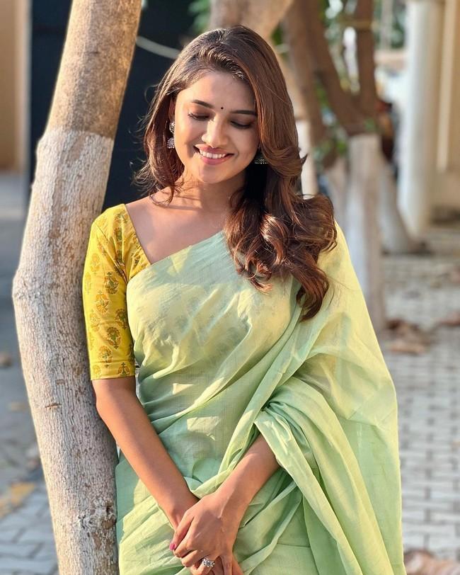 Vani Bhojan 6