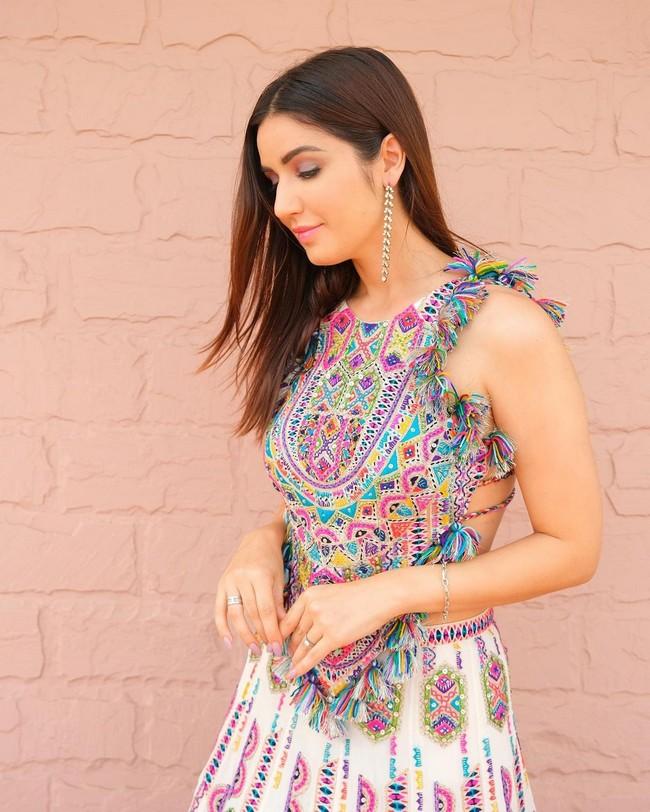 Amyaela 10