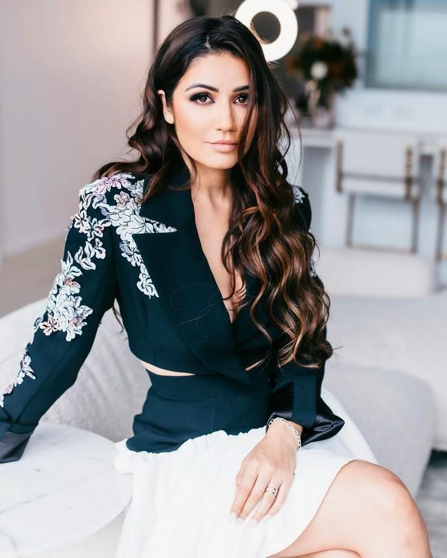 Amyaela 3
