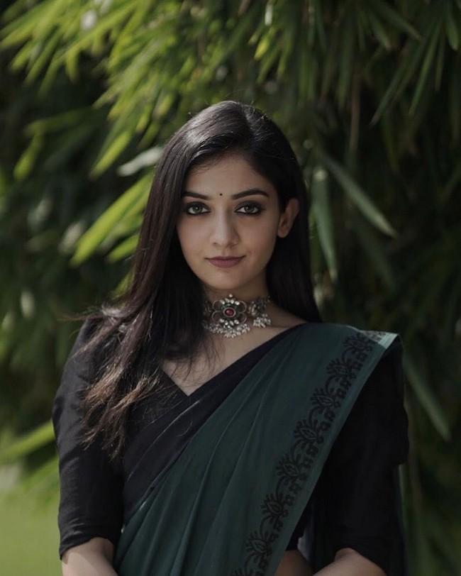 Athmika Sumithran 10