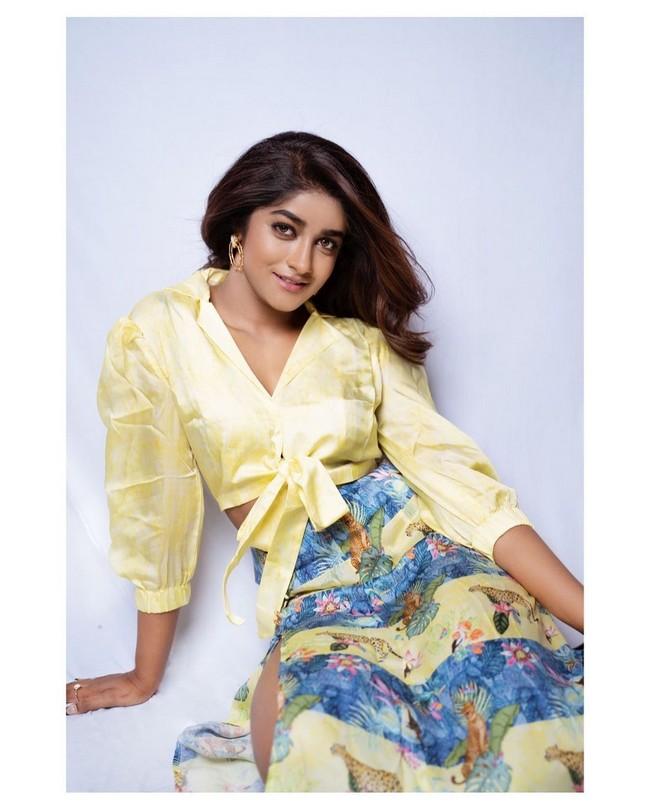 Dimple Hayathi 9