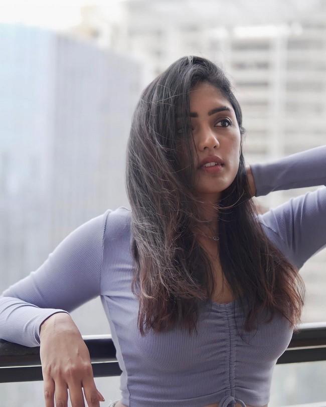 Eesha Rebba 4