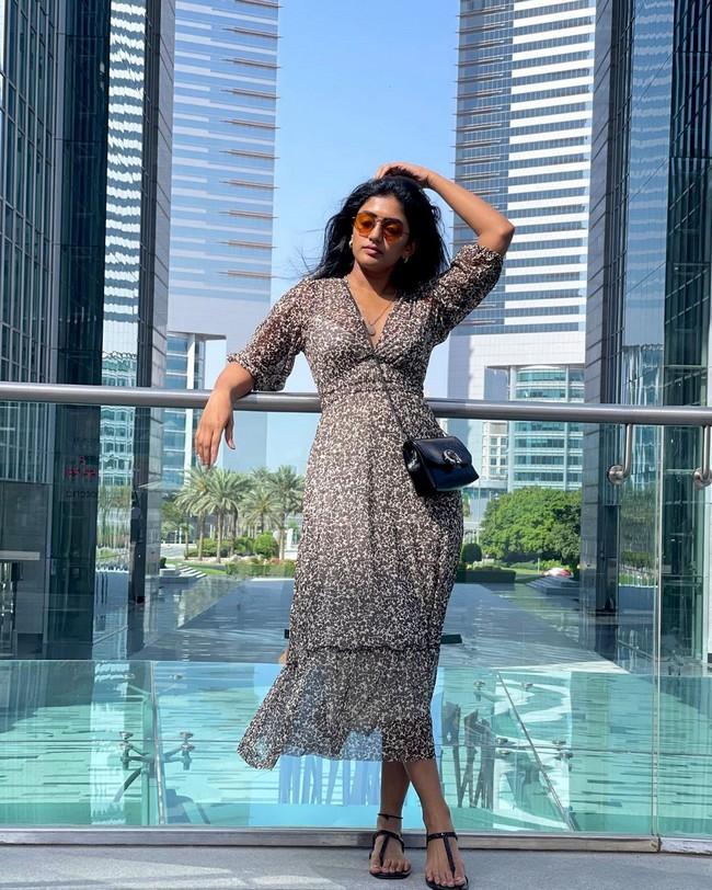 Eesha Rebba 8