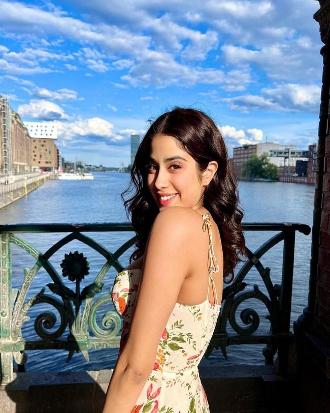 Janhvi Kapoor 7