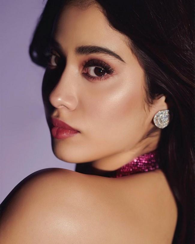 Janhvi Kapoor 17