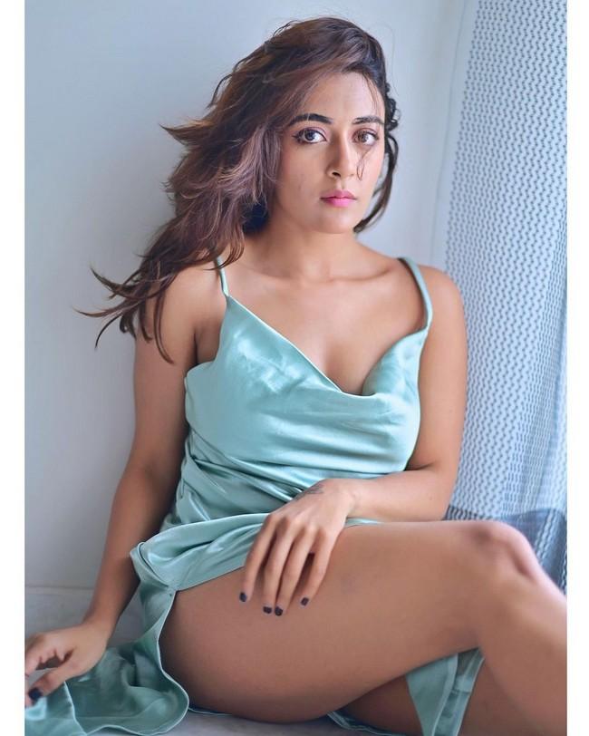 Jinal Joshi 11