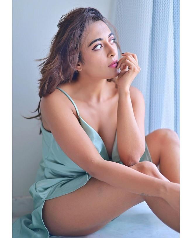 Jinal Joshi 16