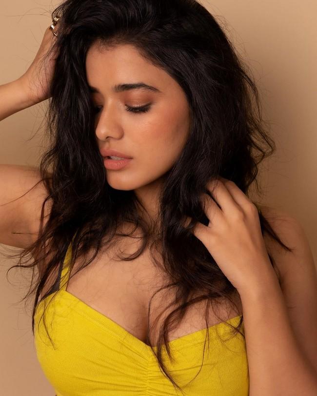 Ketika Sharma 3