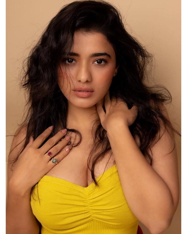 Ketika Sharma 4