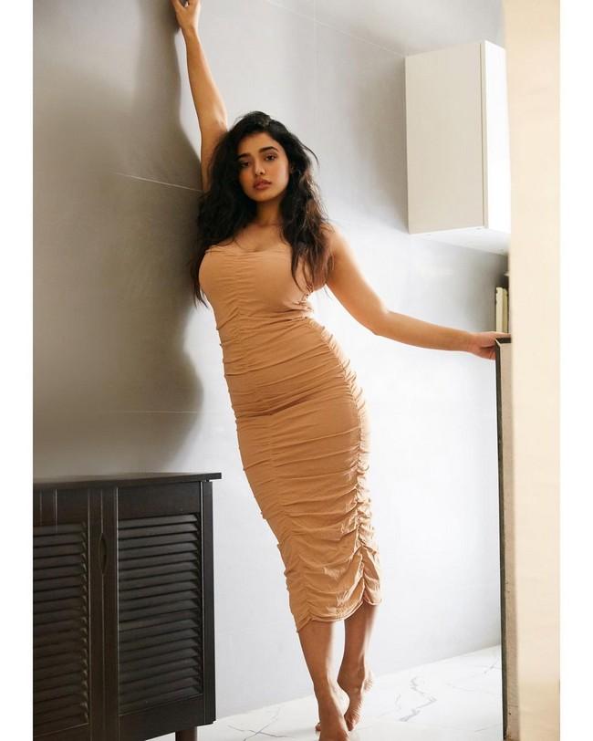 Ketika Sharma 7