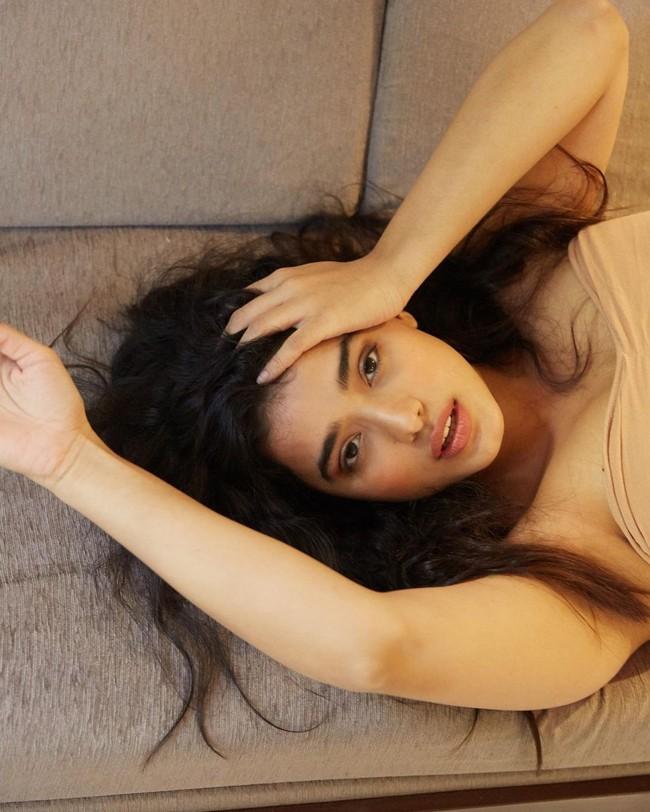 Ketika Sharma 9