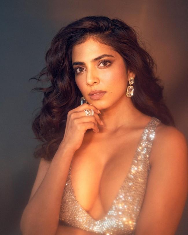 Malavika Mohanan 11