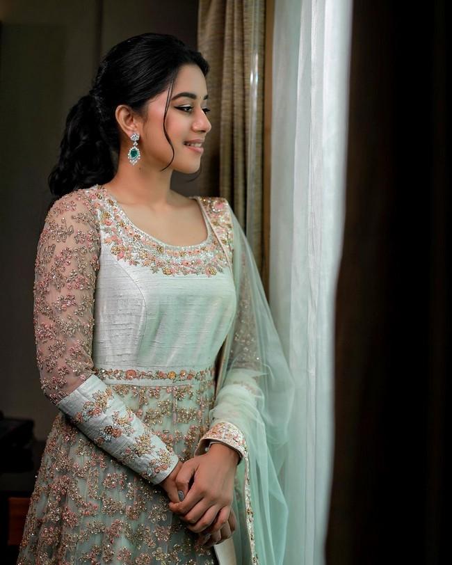 Mirnalini Ravi 14