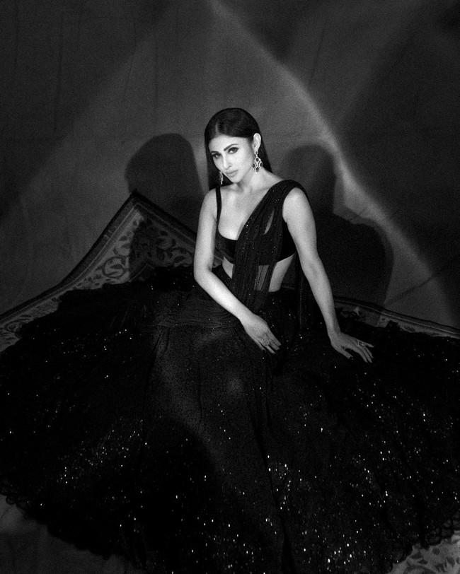 Mouni Roy 12