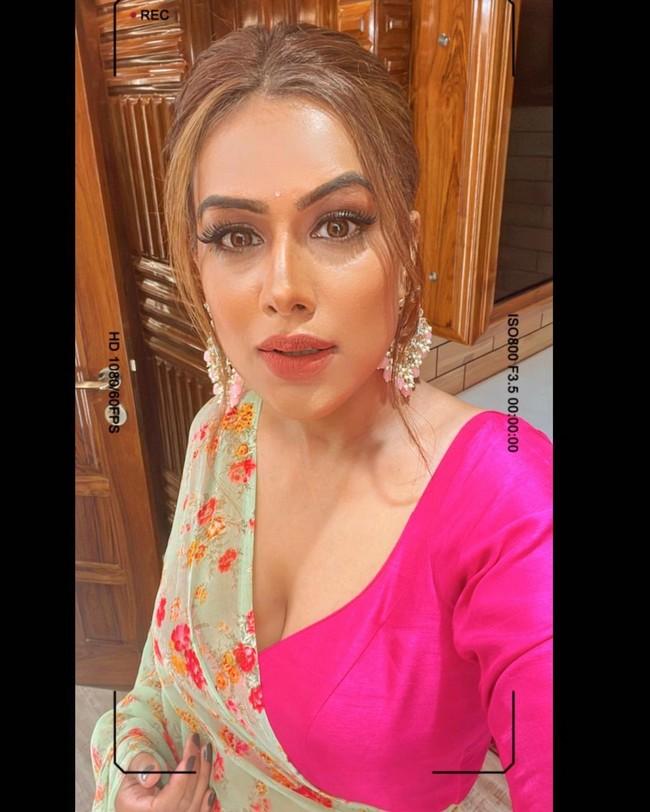 Nia Sharma 7