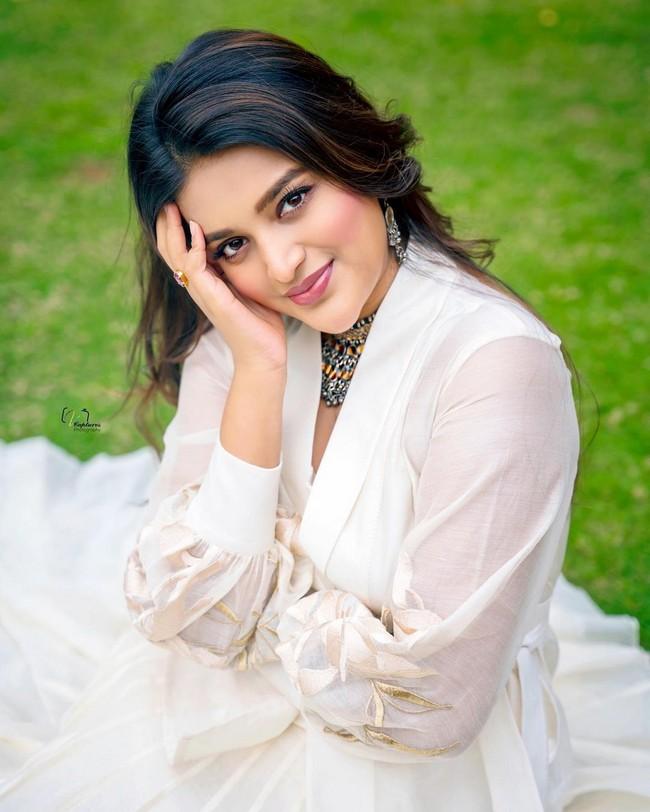 Nidhhi Agerwal