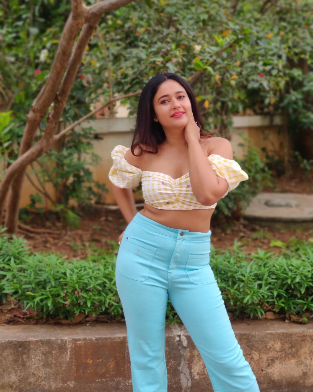 Poonam Bajwa (7)