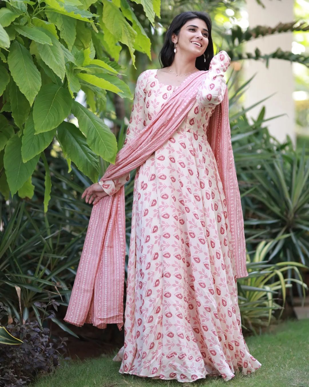 Pragya Nagra (6)
