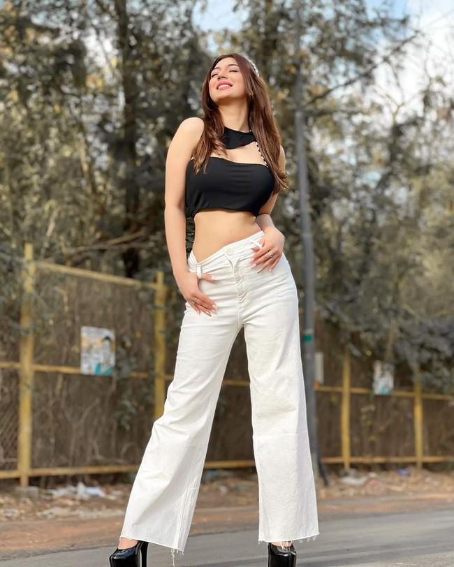Priyanka Khera 6