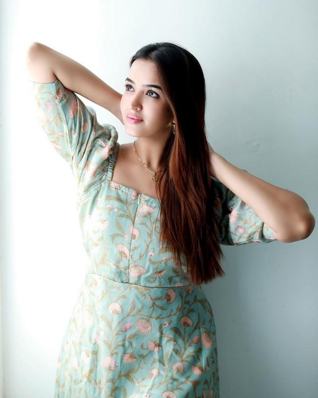 Pujita Ponnada 6