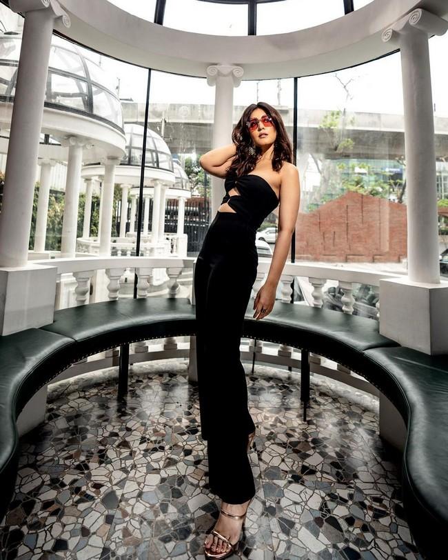 Raashii Khanna 3