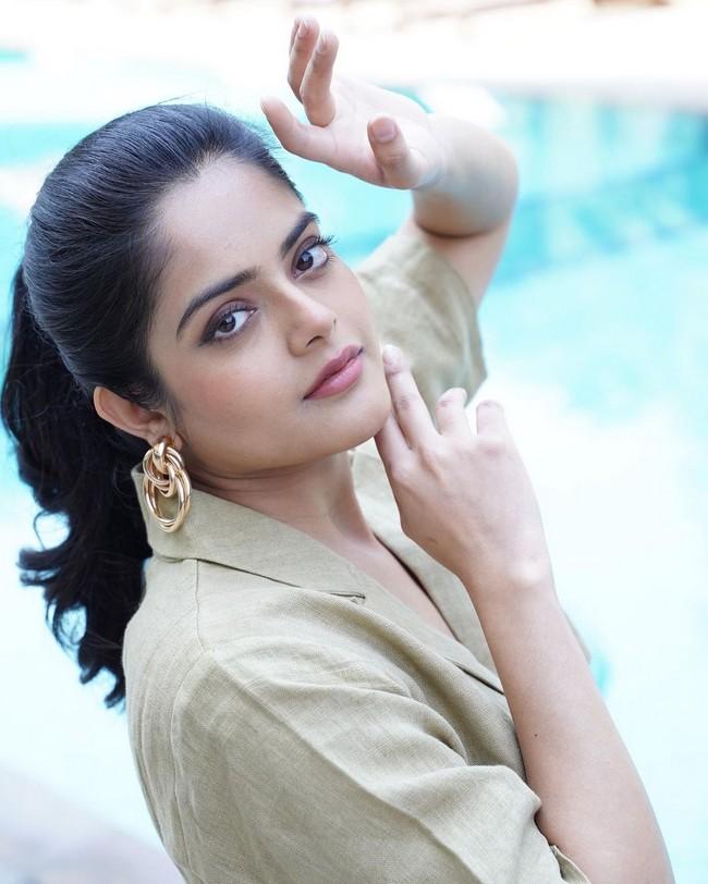 Riddhi Kumar 2