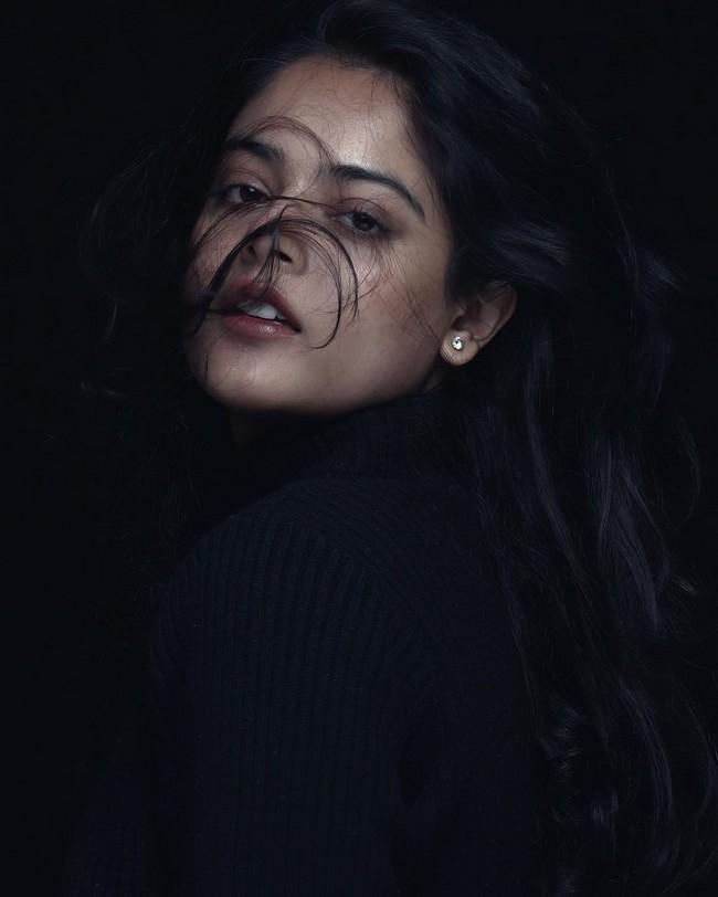 Riddhi Kumar 8