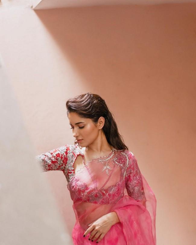 Ruhani Sharma 2