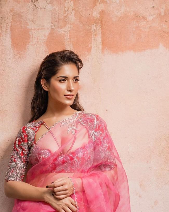 Ruhani Sharma 7