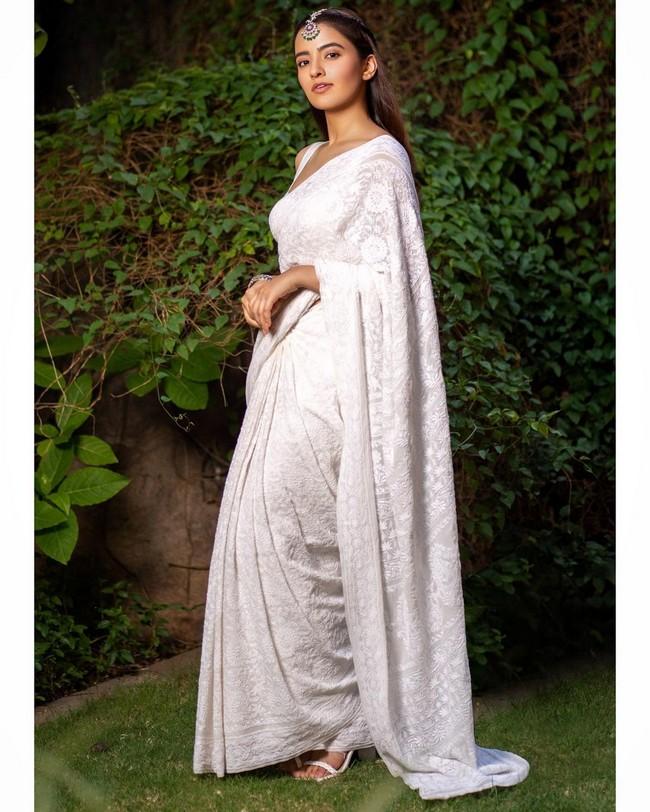 Rukshar Dhillon 4