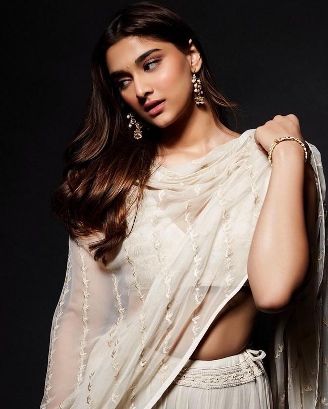 Saiee M Manjrekar 7