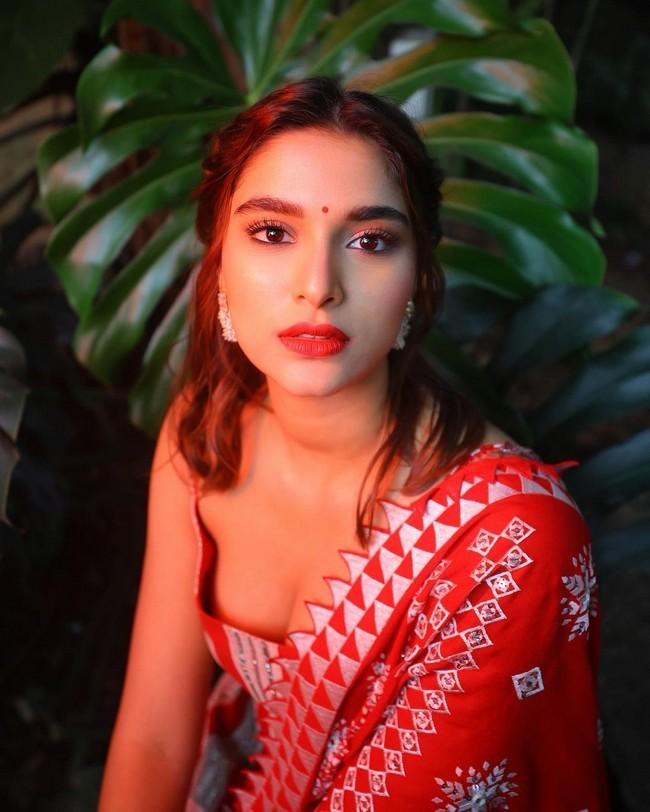 Saiee M Manjrekar 9