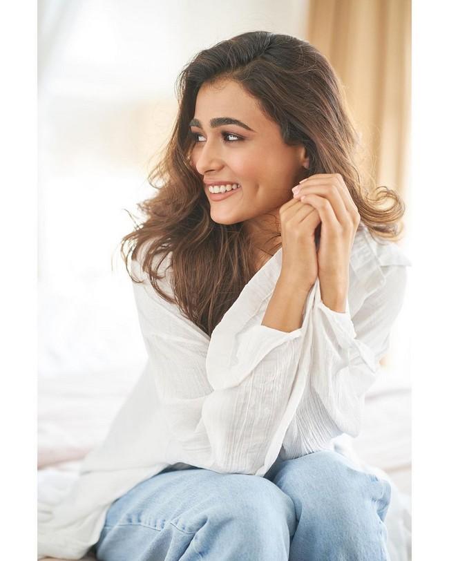 Shalini Pandey 10