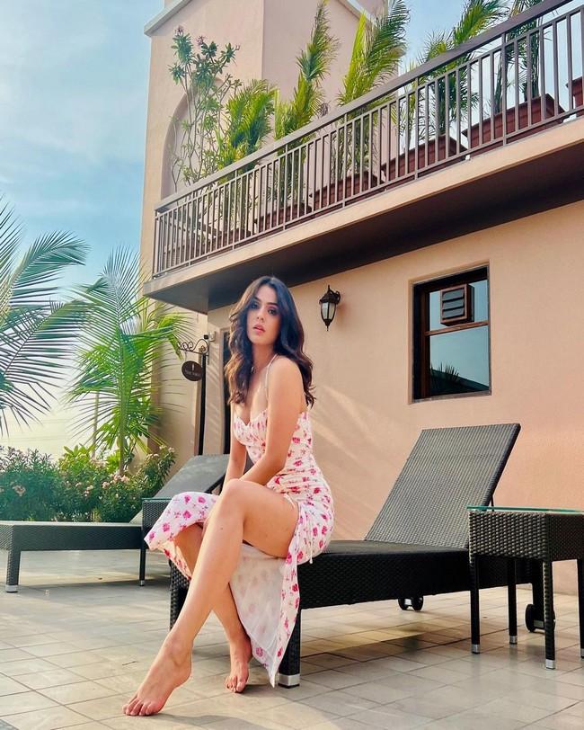 Sidhika Sharma 7