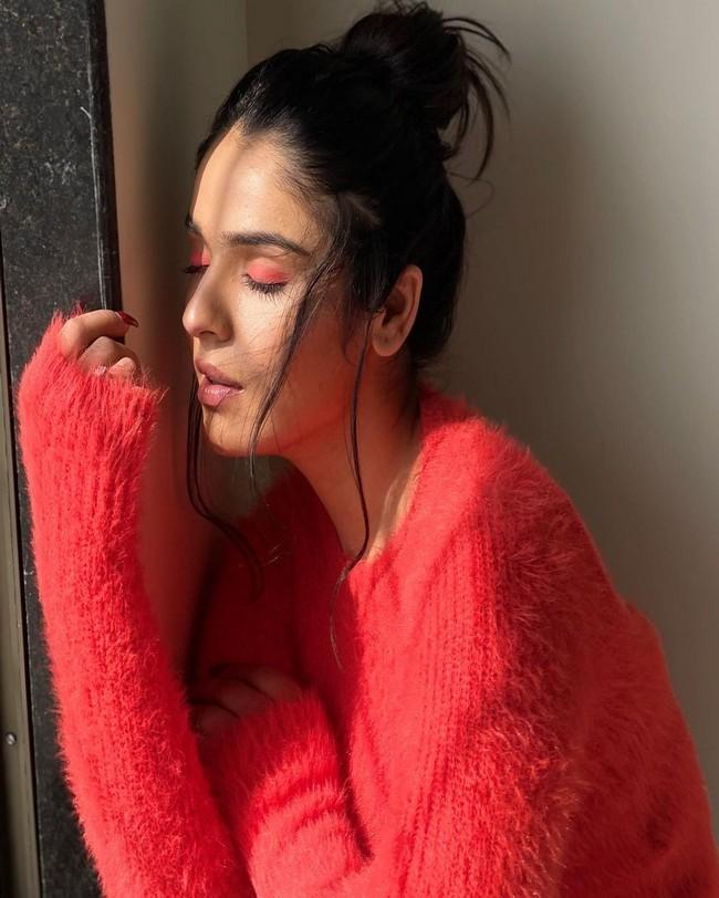 Sidhika Sharma 9