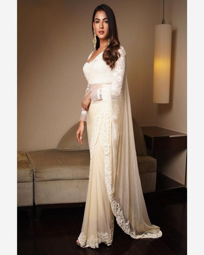 Sonal Chauhan 3