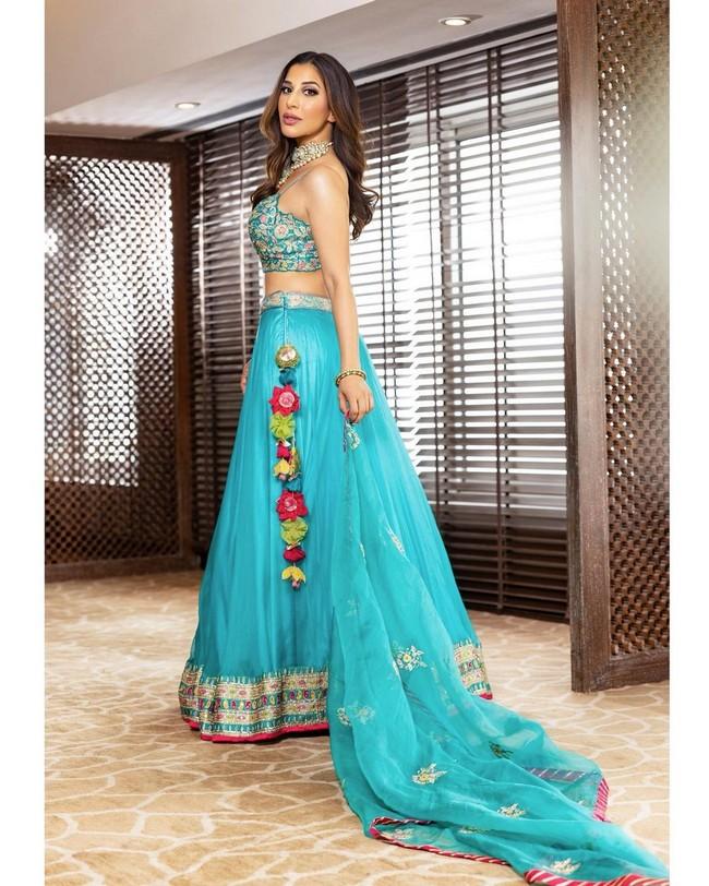 Sophie Choudry 2