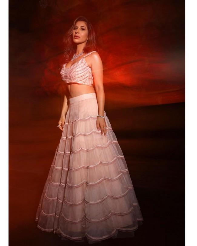 Sophie Choudry 4
