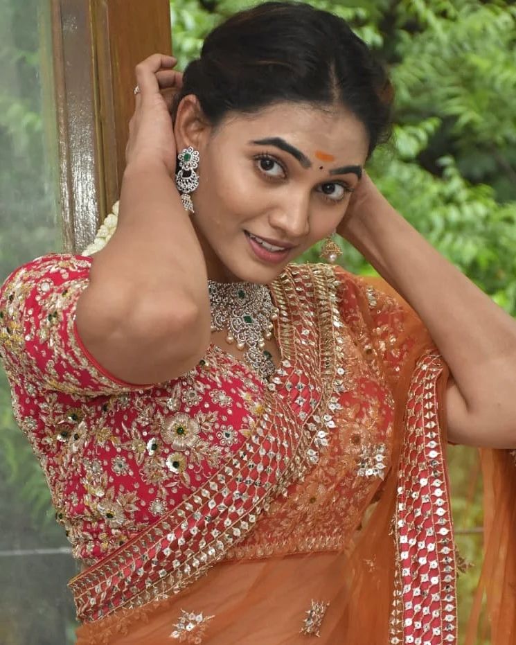 Spandana Palli (11)