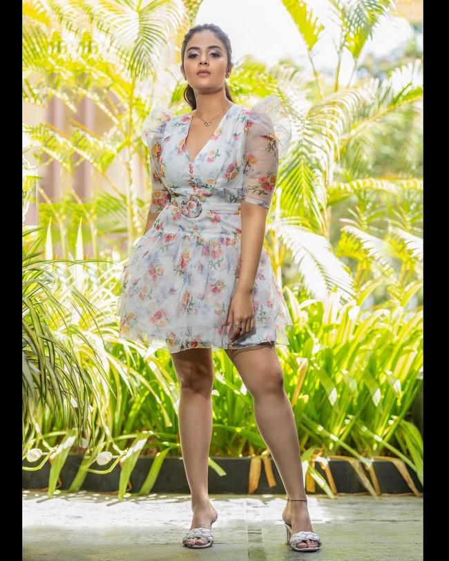 Sreemukhi 4