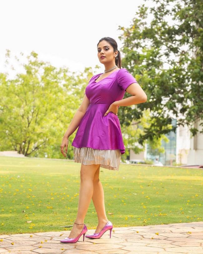 Sreemukhi 2