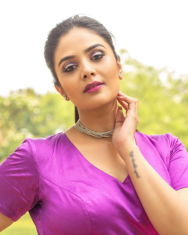 Sreemukhi 7