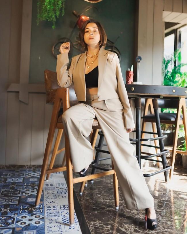 Tina Ddatta 10