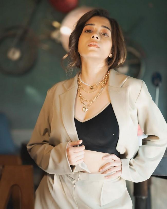 Tina Ddatta 5