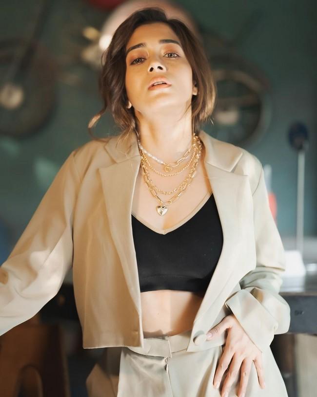 Tina Ddatta 6