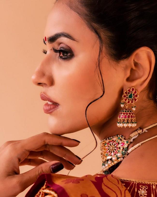 Akshara Gowda 16