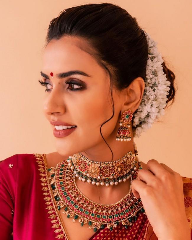 Akshara Gowda 2