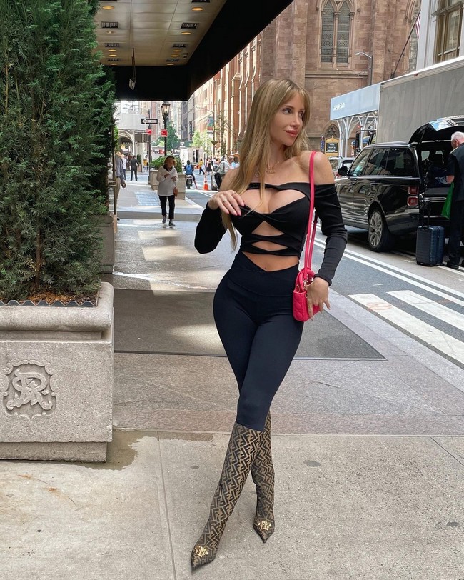 Amanda Lee 11