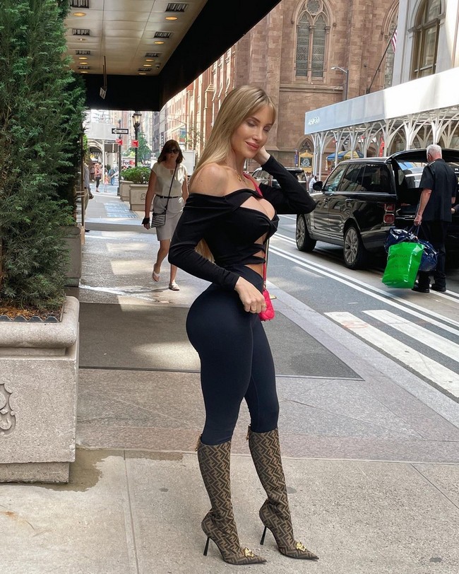 Amanda Lee 8