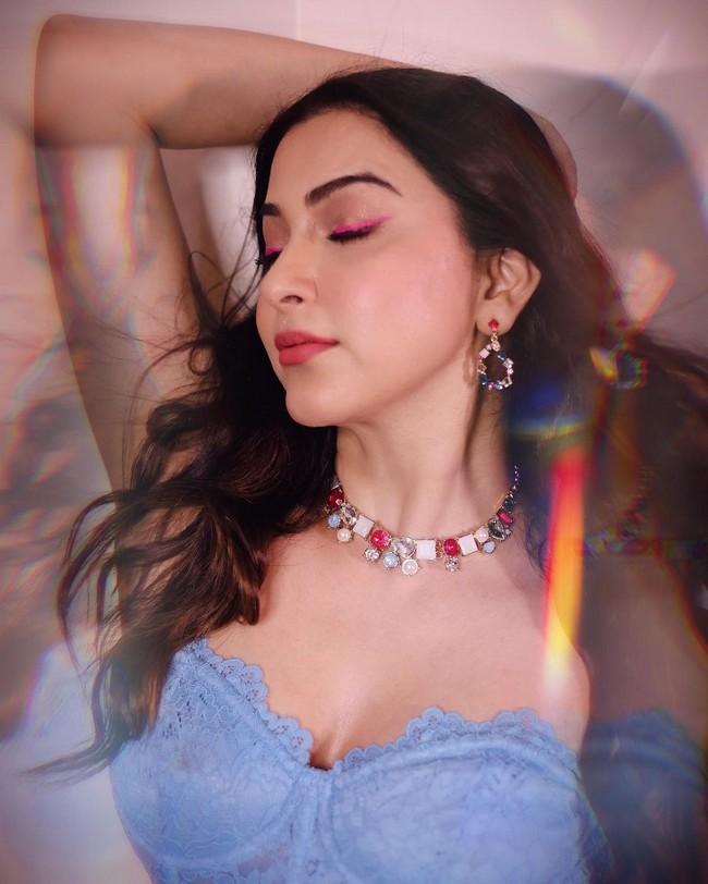 ESSHANYA MAHESHWARI 10